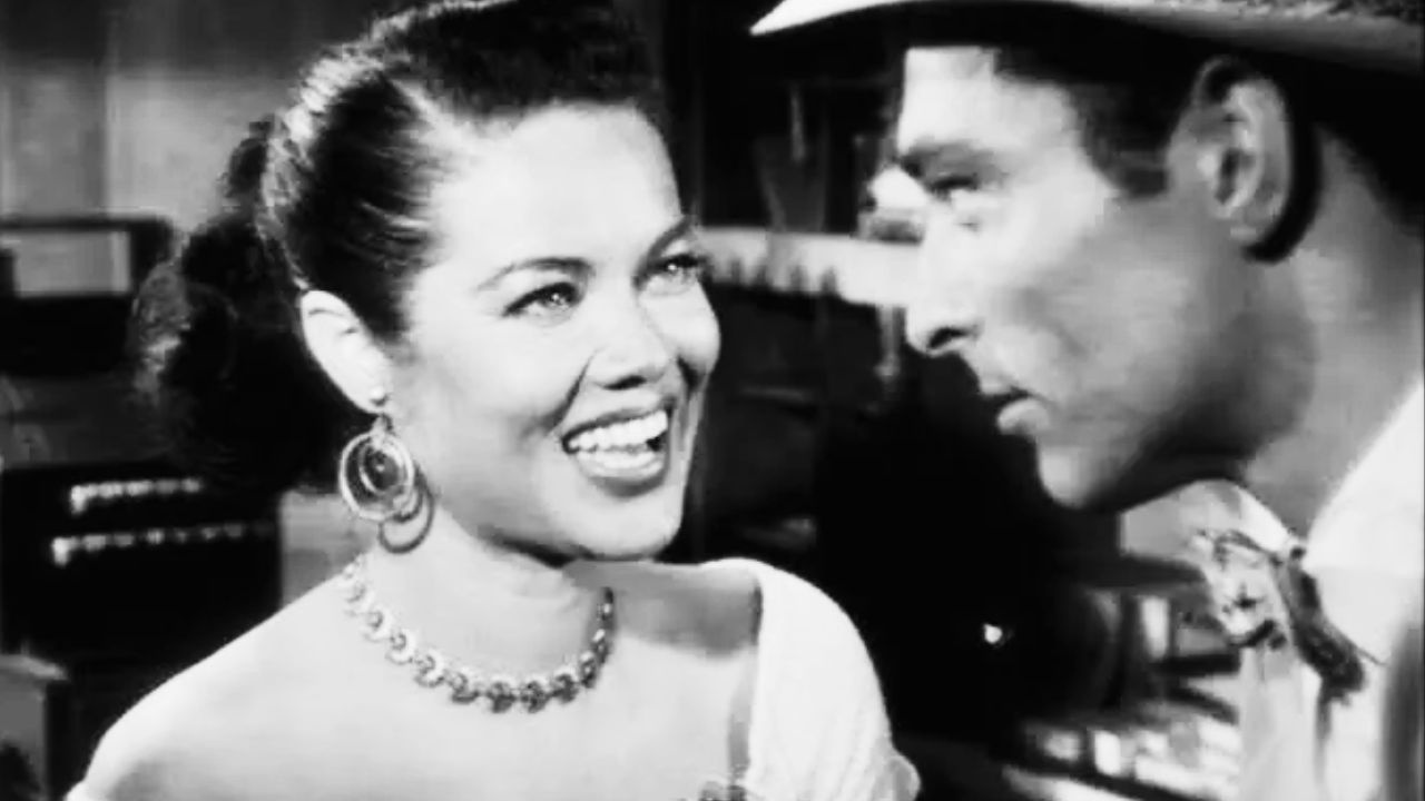 Nia Novella Travilla